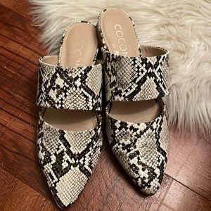 Snake print Flats